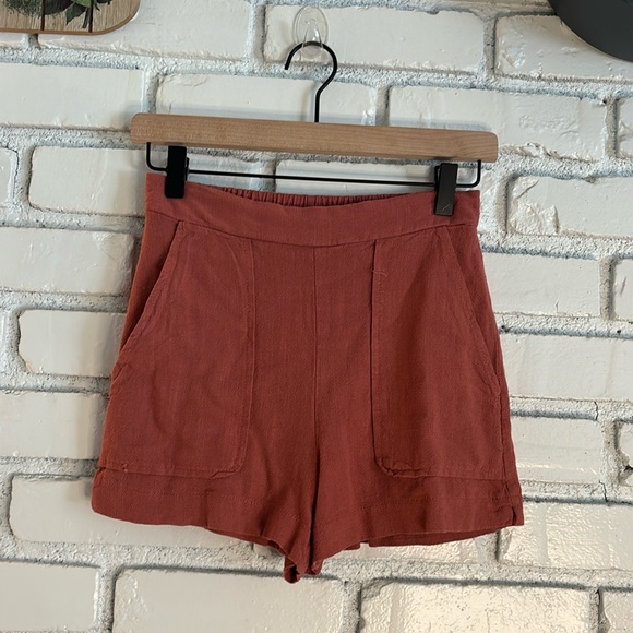 HYFVE women’s salmon color shorts front pockets - Picture 1 of 4